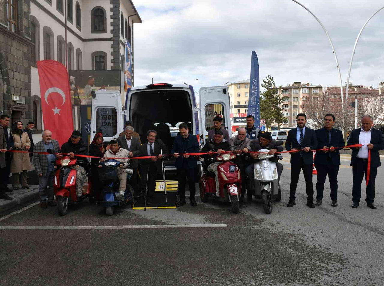 YAKUTİYE BELEDİYESİ, SOSYAL BELEDİYECİLİK ANLAYIŞI DOĞRULTUSUNDA ENGELLİ VATANDAŞLARIN YAŞAMINI...
