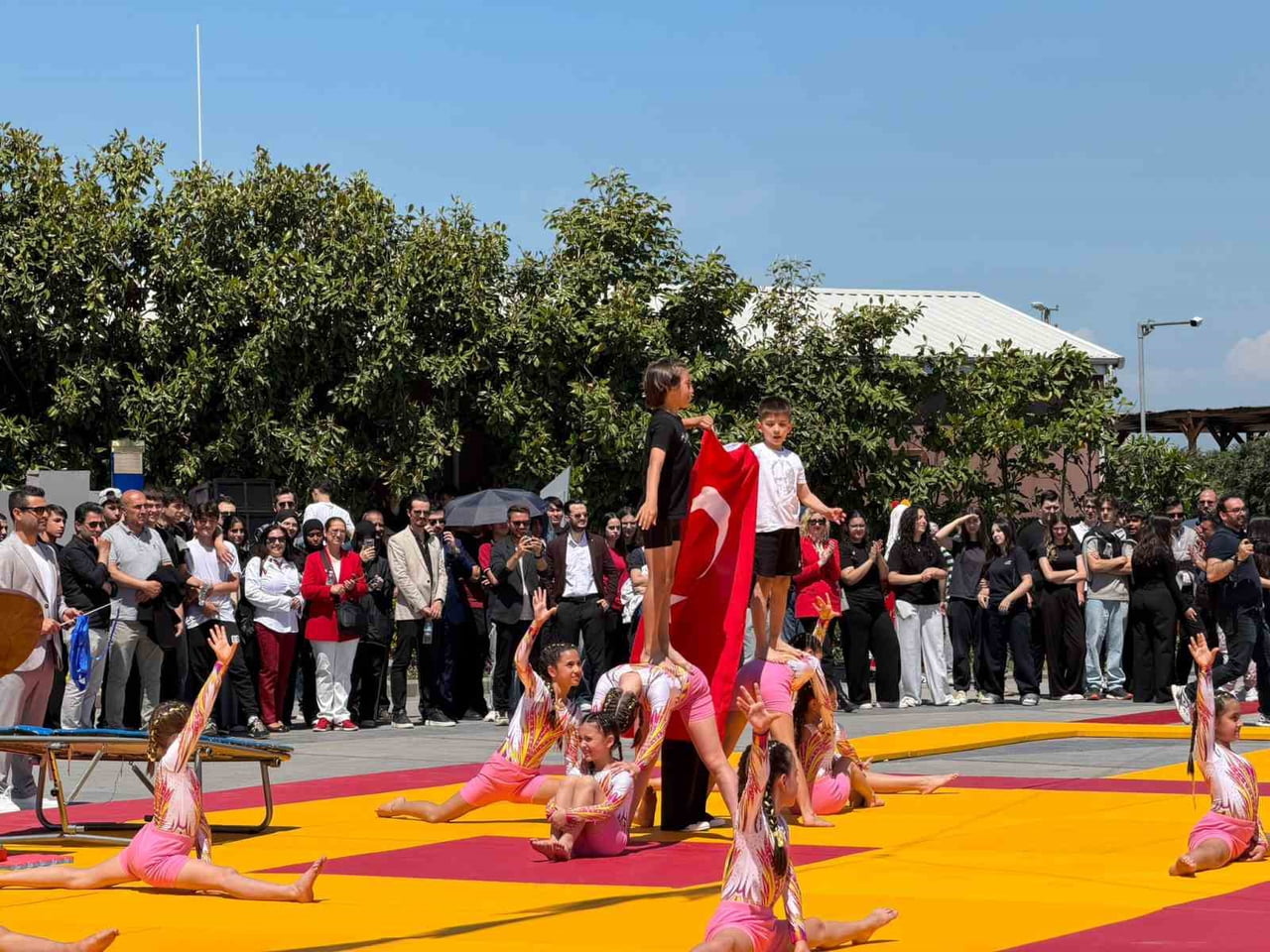 YALOVA’DA 19 MAYIS ATATÜRK’Ü ANMA, GENÇLİK VE SPOR BAYRAMI GÖSTERİLERLE COŞKUYLA...
