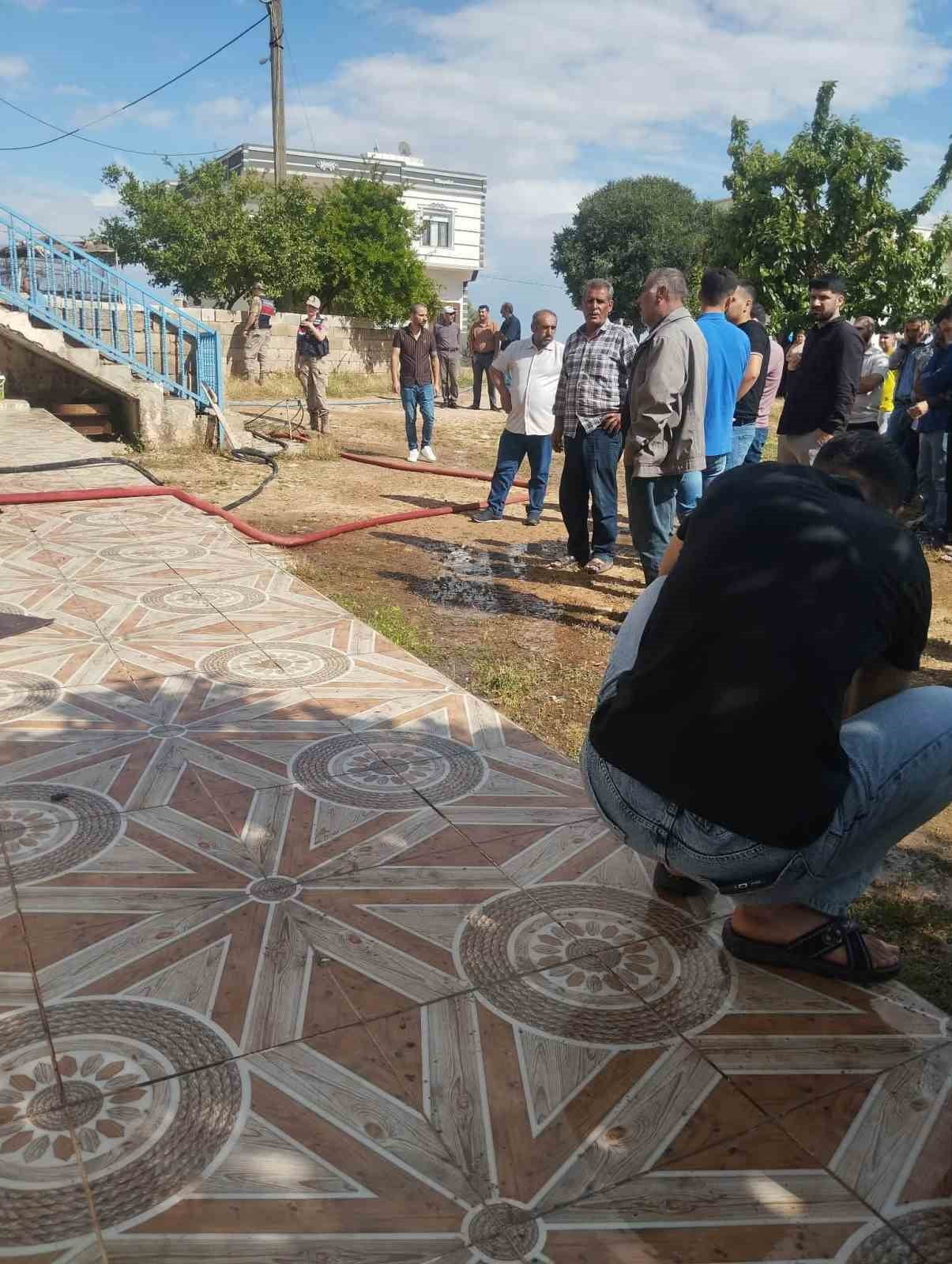 YANAN EV KULLANILAMAZ HALE GELDİ