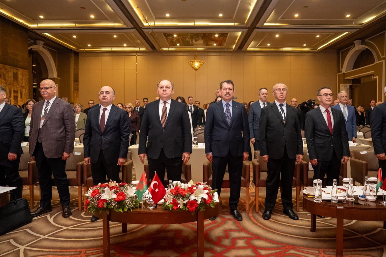 YARGITAY İÇTİHATLARINA UYUMUNUN GÜÇLENDİRİLMESİ AMACIYLA DÜZENLENEN 'İŞ HUKUKU' TEMALI ÇALIŞTAY...