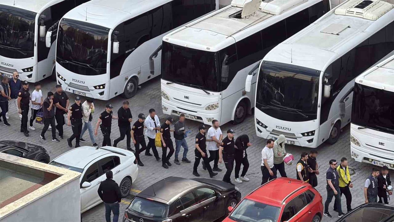 YASA DIŞI BAHİS OPERASYONUNDA GÖZALTINA ALINANLARDAN 103'Ü ADLİYEYE SEVK EDİLDİ.
