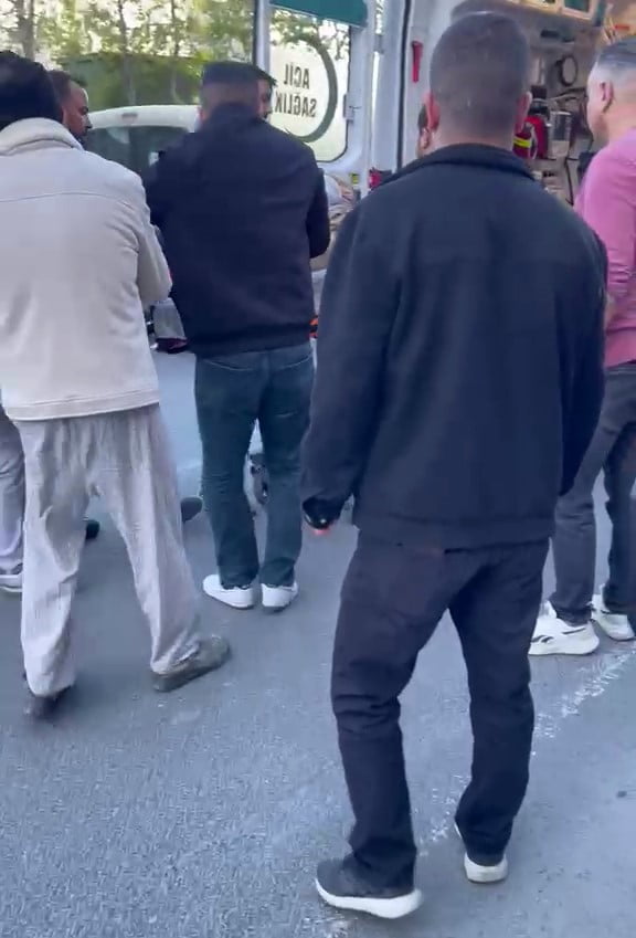 YAŞANAN KAZADA AĞIR ŞEKİLDE YARALANAN VE SAĞLIK EKİPLERİNCE HASTANEYE KALDIRILAN SELVİTOP, YAPILAN...