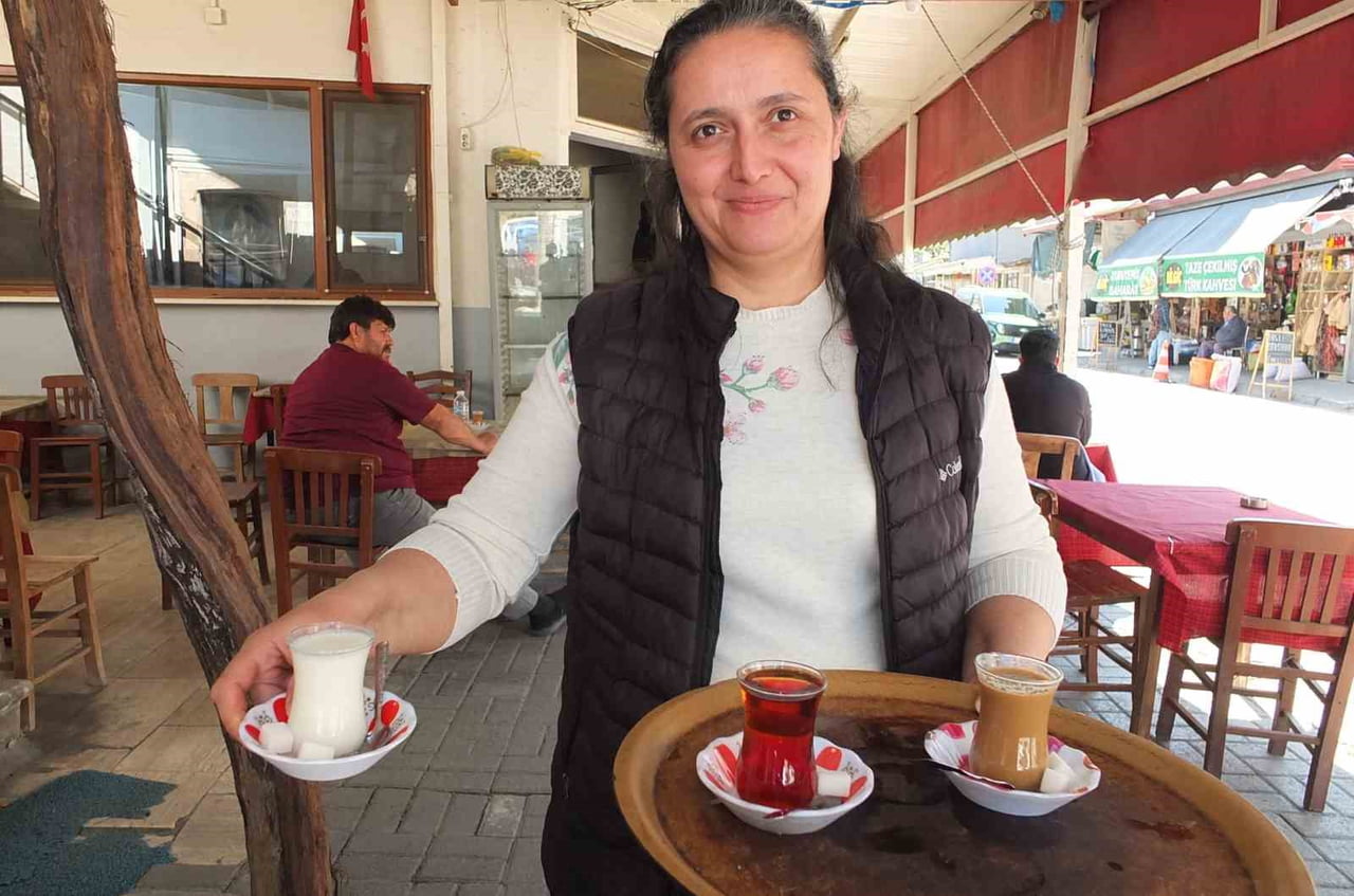 YASEMİN AYŞAVKI