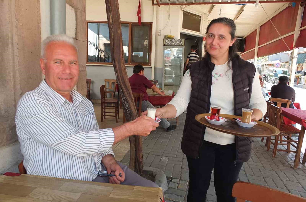 YASEMİN AYŞAVKI