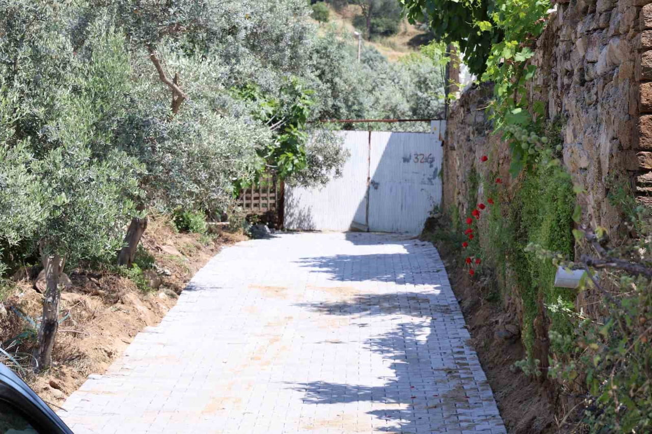 YAZIRLI’DA YOLLAR YENİLENİYOR