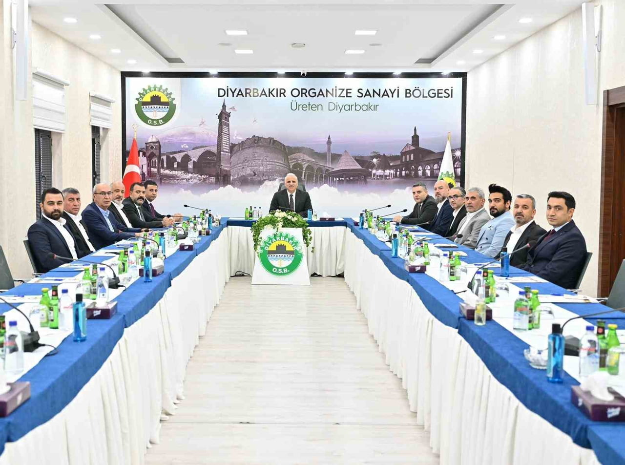 YENİ SEÇİLEN DİYARBAKIR ORGANİZE SANAYİ BÖLGESİ (OSB) YÖNETİMİ VE MÜTEŞEBBİS TOPLANTISI...