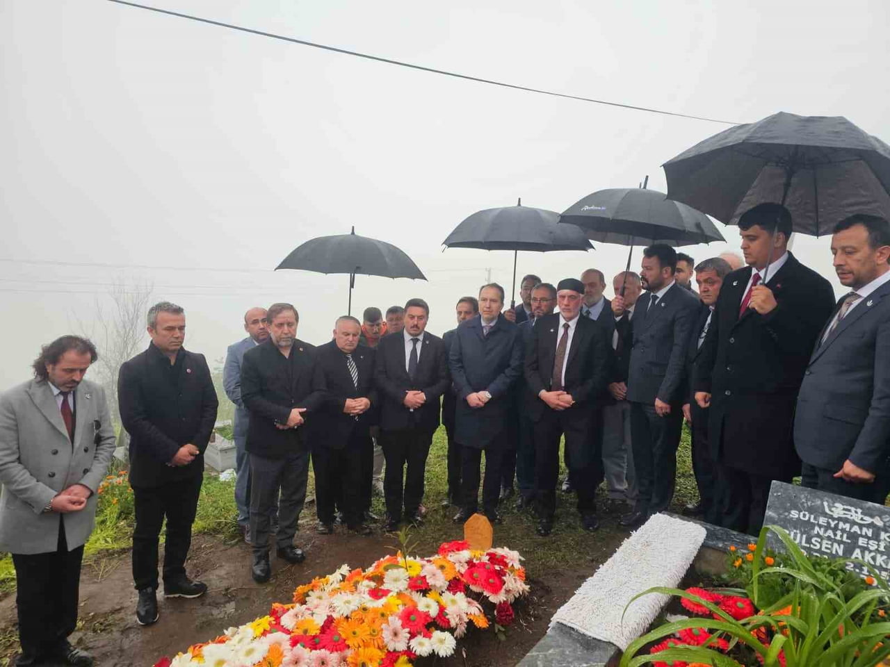 YENİDEN REFAH PARTİSİ GENEL BAŞKANI FATİH ERBAKAN, GİRESUN’DA BIÇAKLI SALDIRI SONUCU YAŞAMINI...