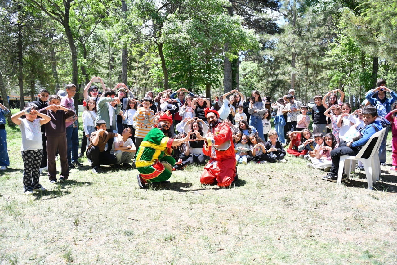 YEŞİLYURT BELEDİYESİ ‘ÇOCUK ŞENLİĞİ’ RENKLİ GÖRÜNTÜLERE SAHNE OLDU