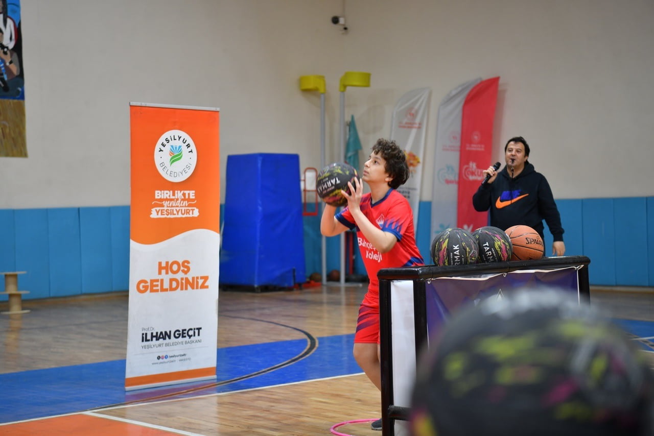 YEŞİLYURT BELEDİYESİ’NİN BASKETBOL TURNUVASI’NDA DOSTLUK VE REKABET BİR ARADA YAŞANDI
