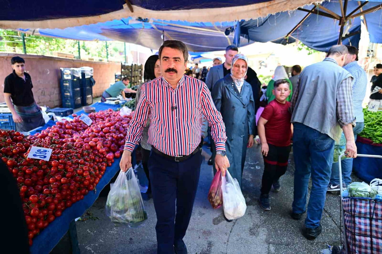 YILDIRIM BELEDİYE BAŞKANI OKTAY YILMAZ, BAYRAM ÖNCESİNDE SİNANDEDE SEMT PAZARI VE TEYYARECİ MEHMET...