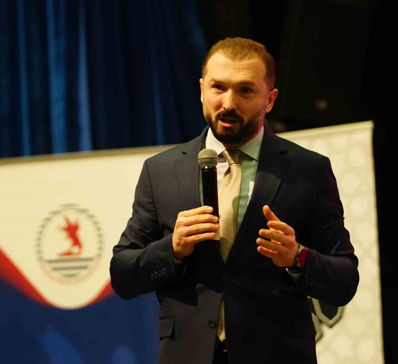 YÖK GENEL SEKRETERİ BATIKAN AKSOY, ‘KÜRESEL İKTİDAR' PROGRAMINDA KONUŞTU