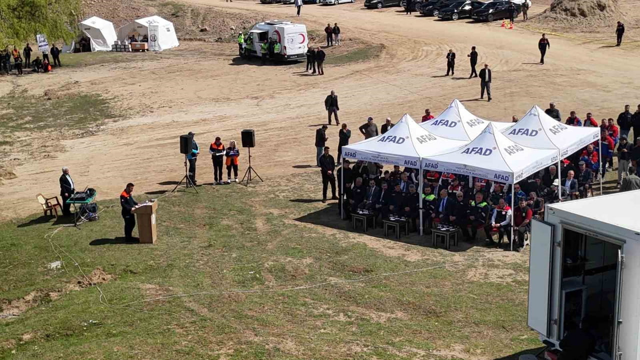 YOZGAT'TA 230 PERSONELİN KATILIMIYLA SEL TAŞKINI KONULU TATBİKAT DÜZENLENDİ.