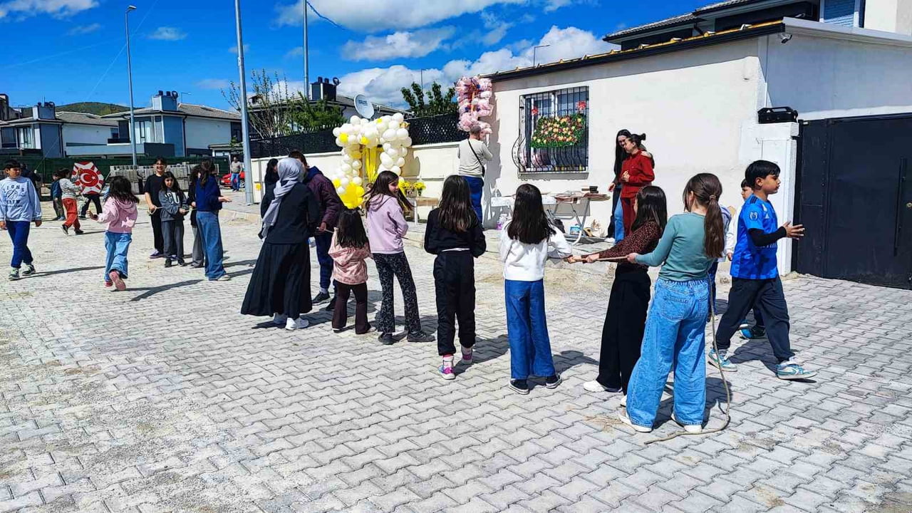 YOZGAT'TA MAHALLEDE ORGANİZE EDİLEN BAHAR ETKİNLİĞİNDE HEM ÇOCUKLAR HEM DE AİLELER KEYİFLİ VAKİT...