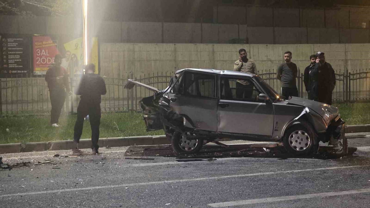YOZGAT’TA 4 OTOMOBİLİN KARIŞTIĞI ZİNCİRLEME TRAFİK KAZASINDA 1’İ AĞIR 7 KİŞİ...