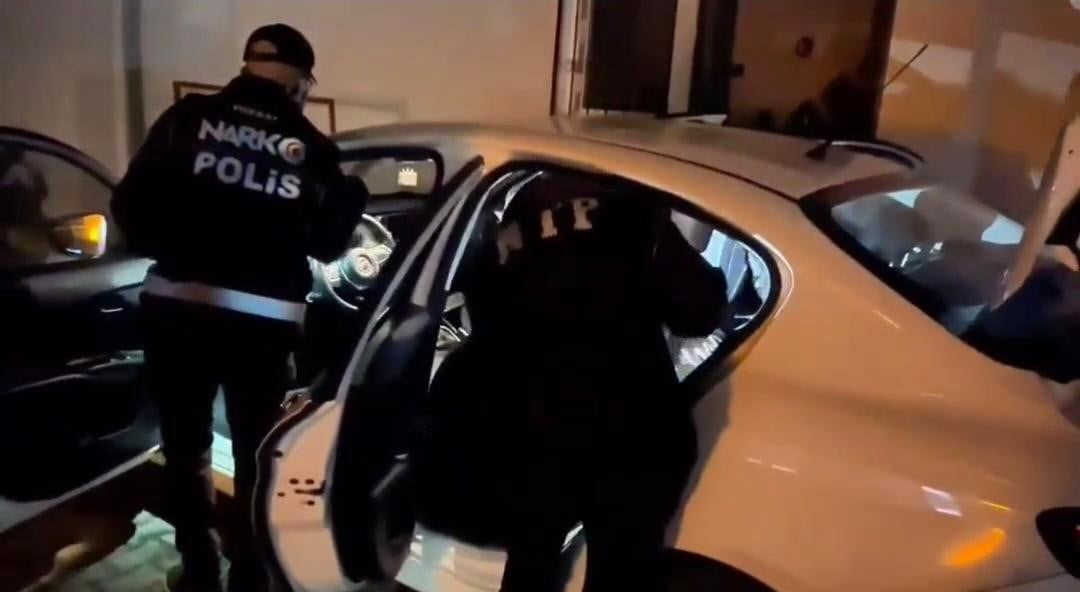 YOZGAT’TA DÜZENLENEN OPERASYONDA ÇEŞİTLİ UYUŞTURUCU MADDELER ELE GEÇİRİLDİ. -