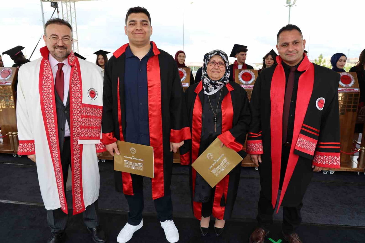 YOZGAT’TA YAŞAYAN 56 YAŞINDAKİ BİRSEL GÜNDÜZ, YARIM KALAN EĞİTİM HAYALİNİ 35 YIL SONRA GERÇEĞE...