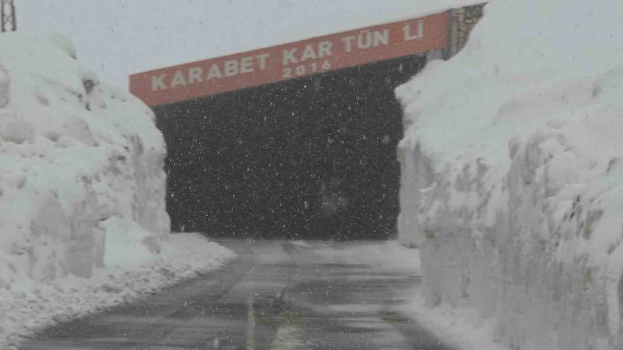 YUKSEK KESİMLERDE KAR ETKİLİ OLDU