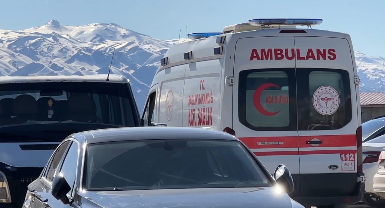YÜKSEKOVA DEVLET HASTANESİ’NE KALDIRILAN AYKUT’UN TEDAVİ ALTINA ALINDIĞI VE GENEL SAĞLIK DURUMUNUN...