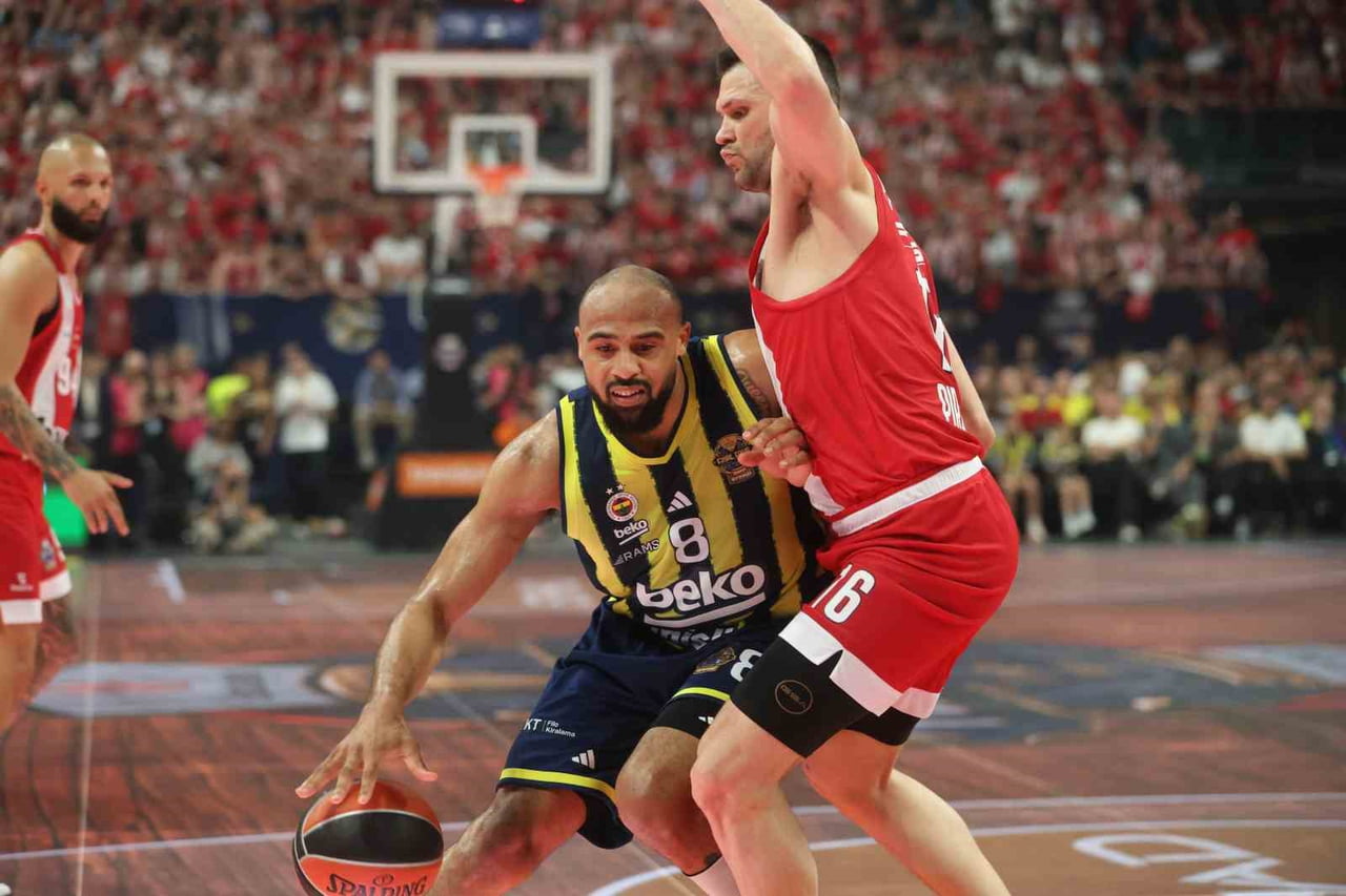 YUNANİSTAN’IN BAŞKENTİ ATİNA’DA DÜZENLENEN EUROLEAGUE FİNAL FOUR’DA YARI FİNAL MAÇINDA FENERBAHÇE...