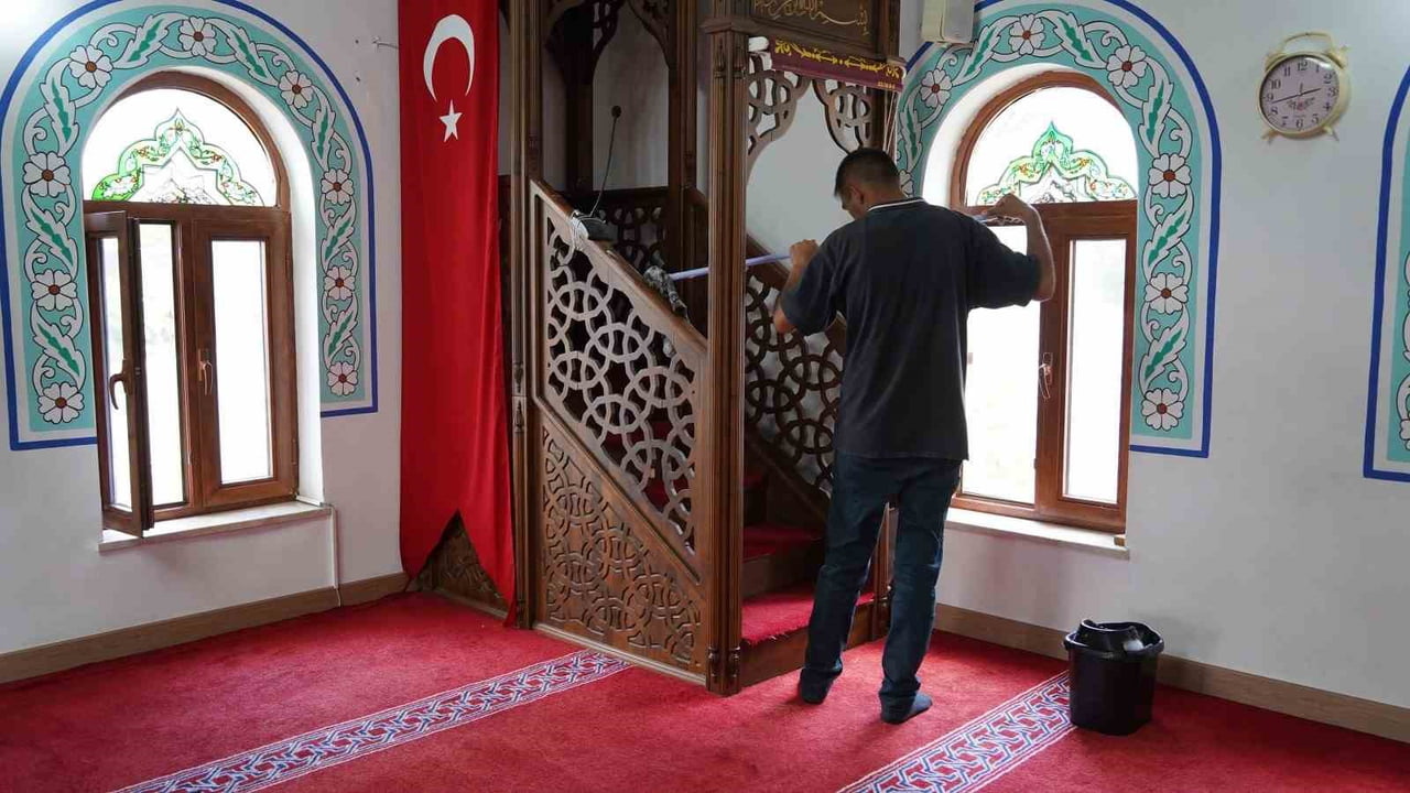 YUNUSEMRE BELEDİYESİ, VATANDAŞLARIN KURBAN BAYRAMI’NI HUZUR VE GÜVEN İÇERİSİNDE GEÇİREBİLMESİ...