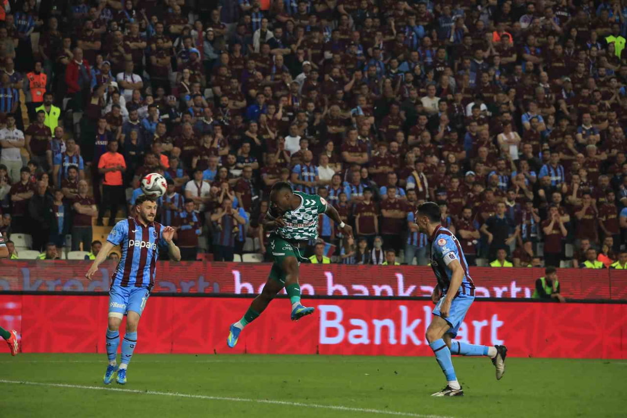ZİRAAT TÜRKİYE KUPASI FİNALİNDE TRABZONSPOR, KONYASPOR'U 2-1 MAĞLUP EDEREK KUPAYI MÜZESİNE...