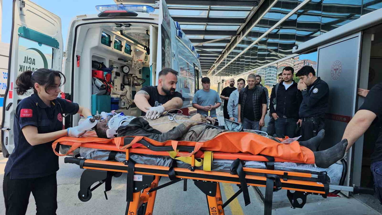 ZONGULDAK'IN DİLAVER MAHALLESİ'NDE RUHSATSIZ İŞLETİLEN BİR MADEN OCAĞINDA MEYDANA GELEN GÖÇÜKTE...