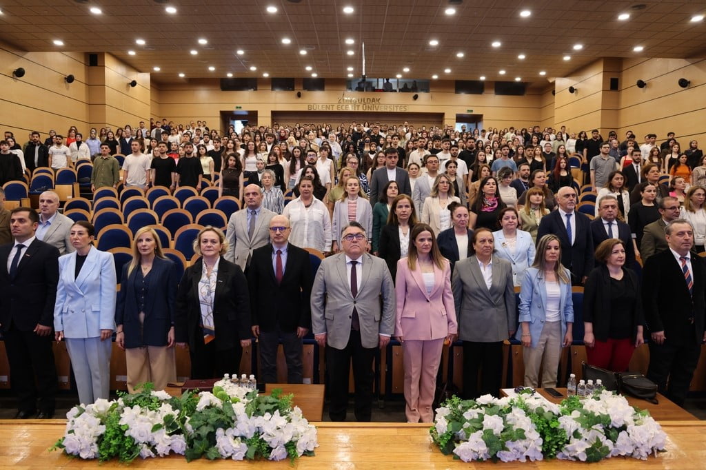 ZONGULDAK BÜLENT ECEVİT ÜNİVERSİTESİNDE (BEUN) SAĞLIK ALANININ EN KUTSAL MESLEKLERİNDEN BİRİ OLAN...