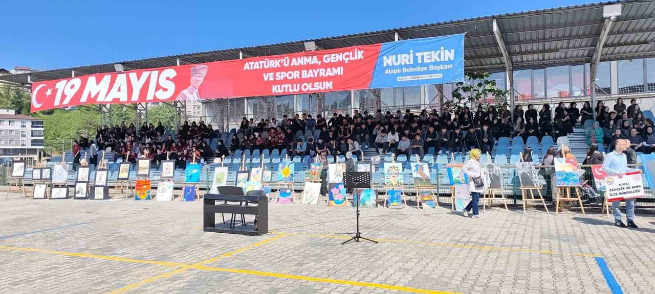 ZONGULDAK (İHA) - 19 MAYIS ATATÜRK’Ü ANMA, GENÇLİK VE SPOR BAYRAMI, ZONGULDAK’IN ALAPLI İLÇESİNDE...