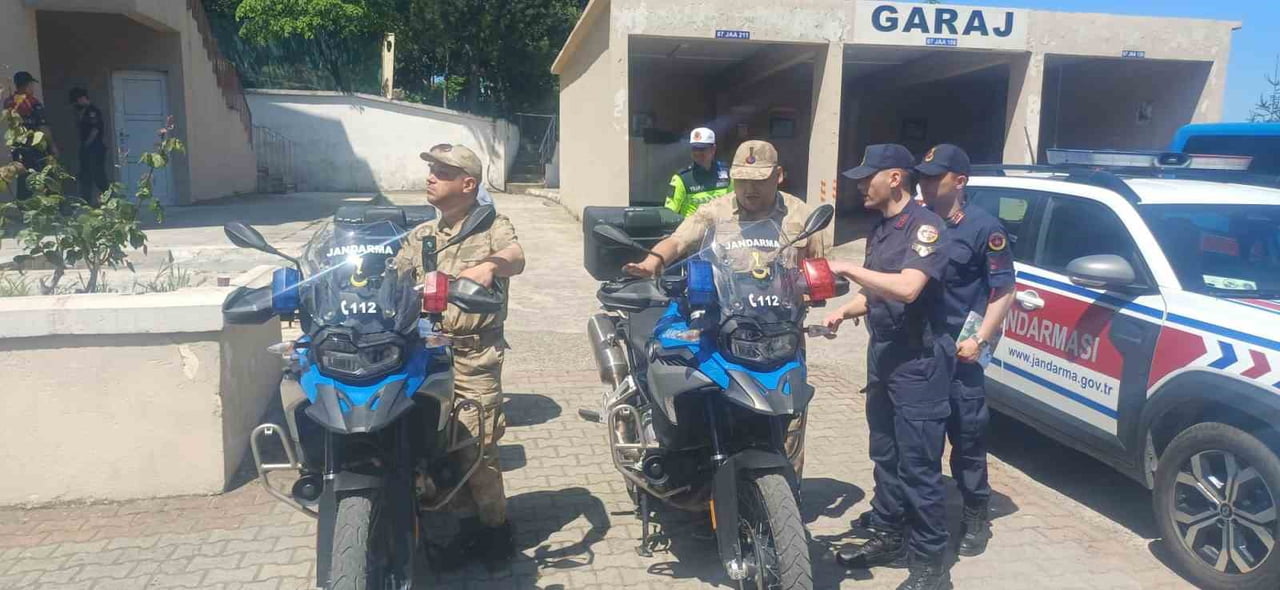 ZONGULDAK’TA ENGELLİLER HAFTASI MÜNASEBETİYLE DÜZENLENEN ETKİNLİKTE, JANDARMA PERSONELİ ENGELLİ...