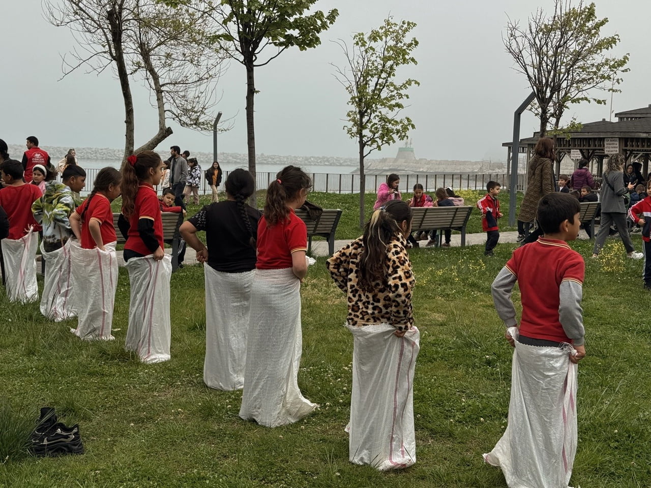ZONGULDAK UZUN MEHMET CAMİİ’NDE, "ÇEVREME DUYARLIYIM, DEĞERLERİME SAHİP ÇIKIYORUM" (ÇEDES) PROJESİ...