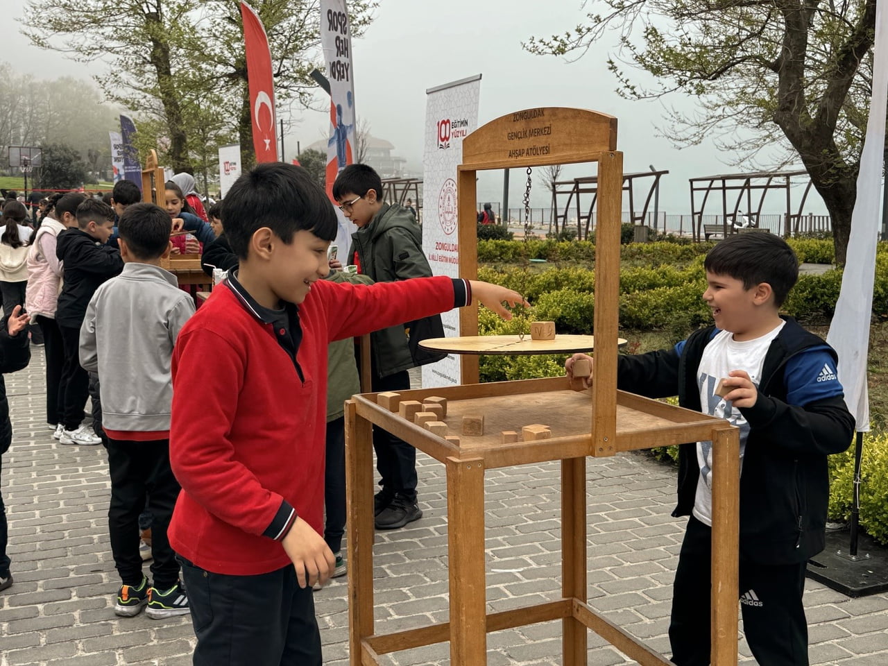 ZONGULDAK UZUN MEHMET CAMİİ’NDE, "ÇEVREME DUYARLIYIM, DEĞERLERİME SAHİP ÇIKIYORUM" (ÇEDES) PROJESİ...