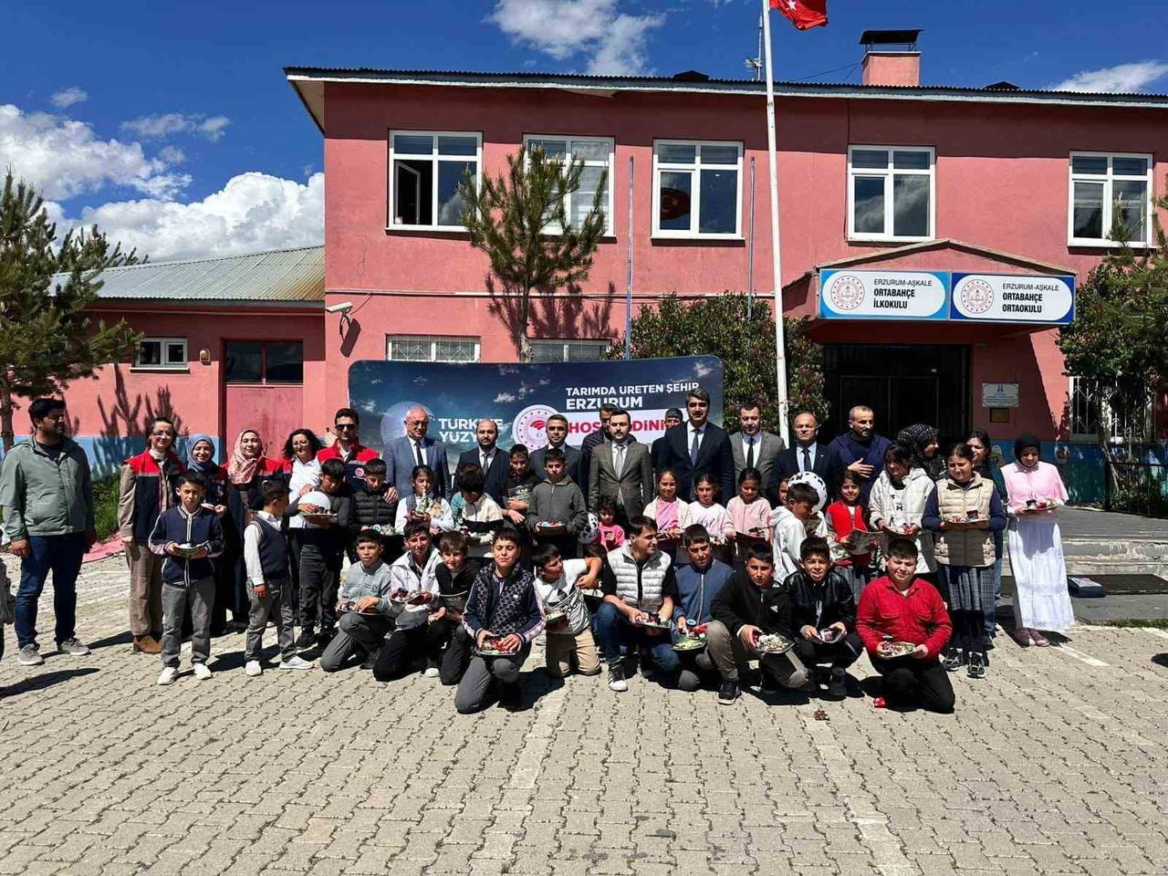 1 HAZİRAN DÜNYA SÜT GÜNÜ KAPSAMINDA ERZURUM’UN AŞKALE İLÇESİNDE ÇEŞİTLİ ETKİNLİKLER...
