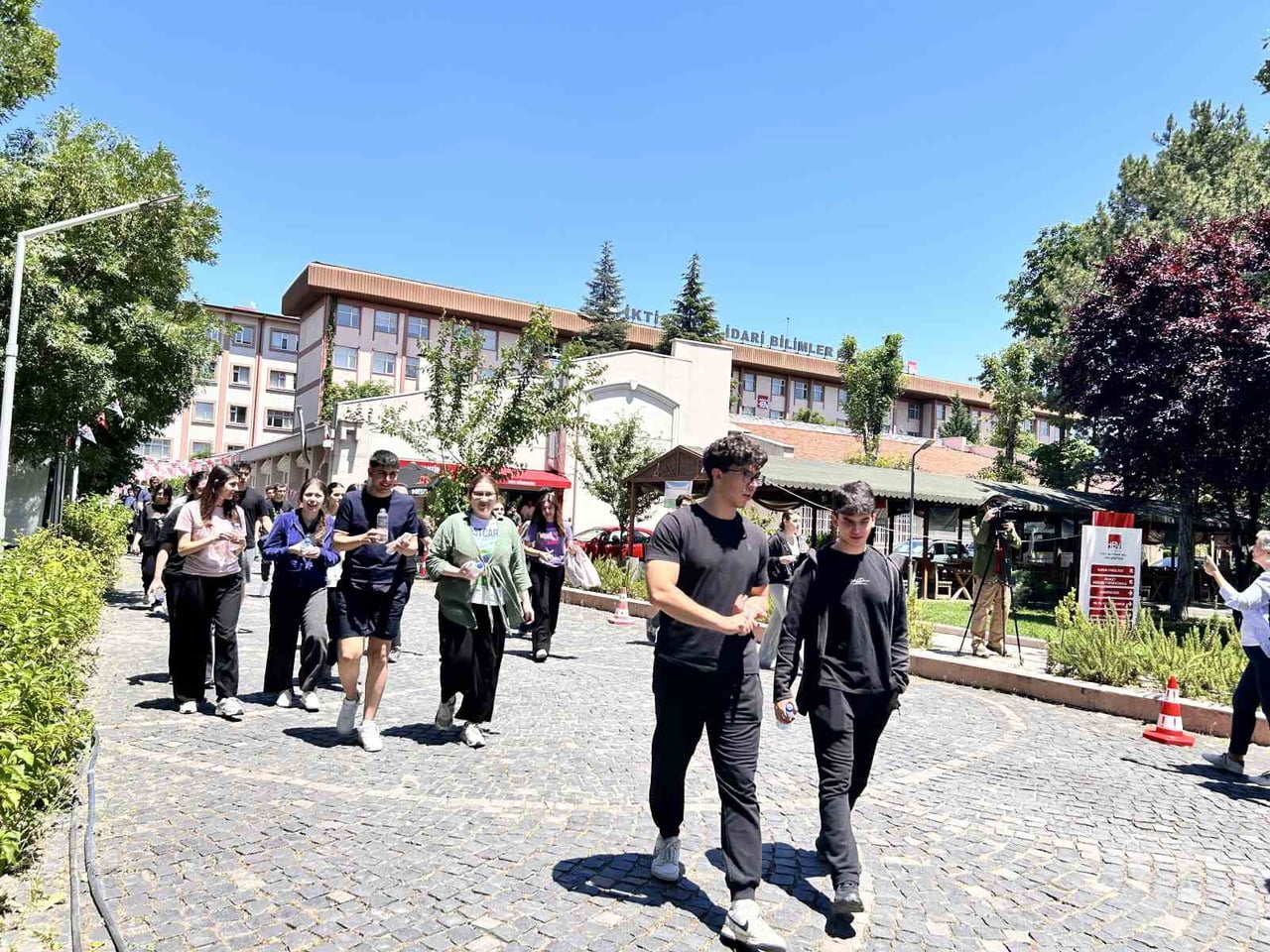 1 MİLYON 628 BİN 200 ADAYIN BAŞVURDUĞU YÜKSEKÖĞRETİM KURUMLARI SINAVI’NIN (YKS) İKİNCİ OTURUMU...