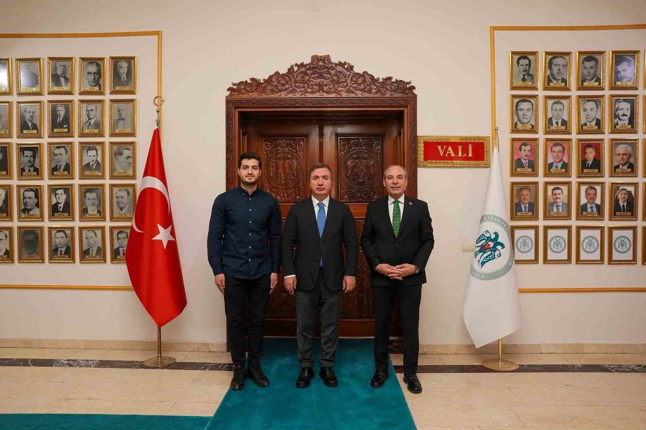 15 TEMMUZ DEMOKRASİ ŞEHİTLERİ GAZİLERİ VE TERÖR MAĞDURLARI DERNEĞİ GENEL BAŞKANI ABBAS GÜNDÜZ...