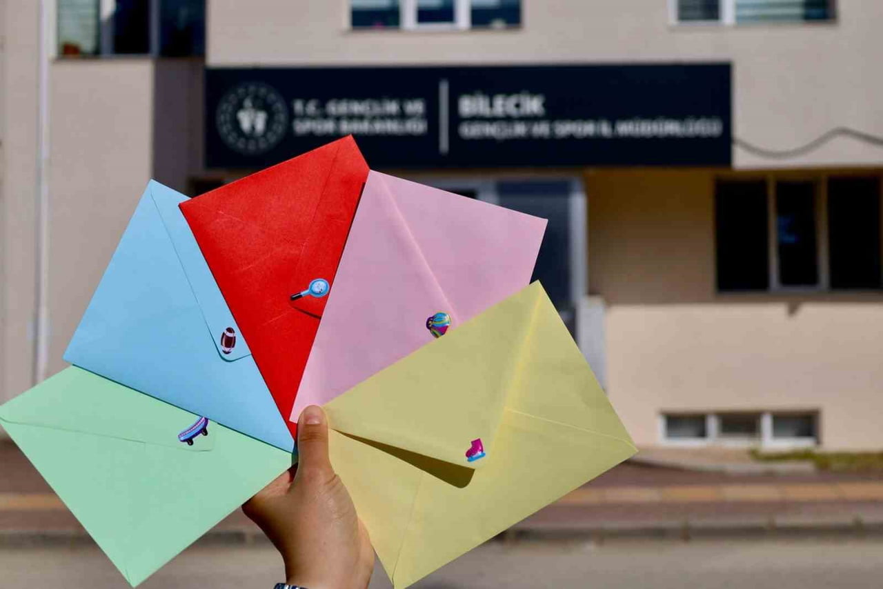 18 ORTAOKUL ÖĞRENCİSİ TARAFINDAN HAZIRLANAN MEKTUPLAR, YOZGAT GENÇLİK VE SPOR İL MÜDÜRLÜĞÜ...