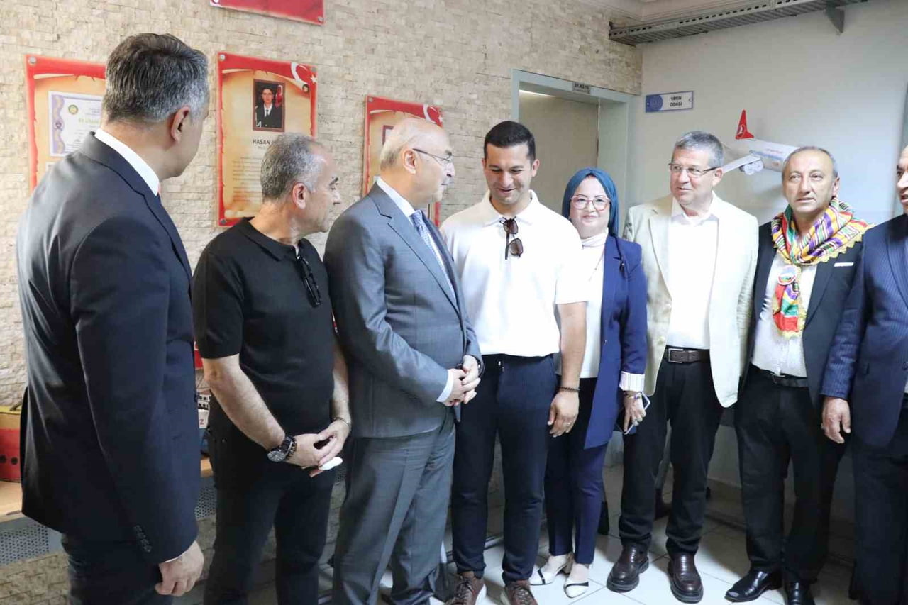 2025-2026 EĞİTİM ÖĞRETİM YILI, SEVİNDİK ŞEHİT HASAN ESER ORTAOKULU’NDA DÜZENLENEN KARNE TÖRENİYLE...
