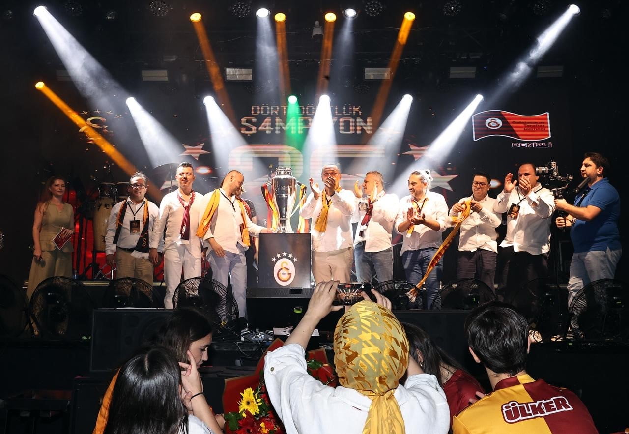 2025-2026 SEZONUNU DA ZİRVEDE TAMAMLAYAN GALATASARAY’IN ŞAMPİYONLUK KUPASI, DÜZENLENEN GÖRKEMLİ...