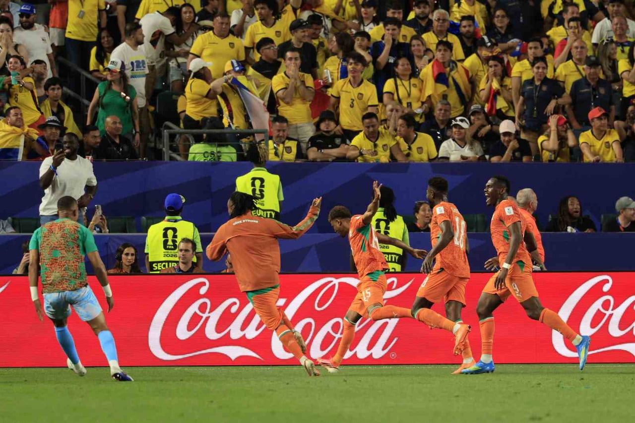 2026 FIFA DÜNYA KUPASI’NDA GECE OYNANAN MAÇLARDA İSVEÇ, TUNUS’U 5-1 MAĞLUP EDERKEN FİLDİŞİ SAHİLİ...