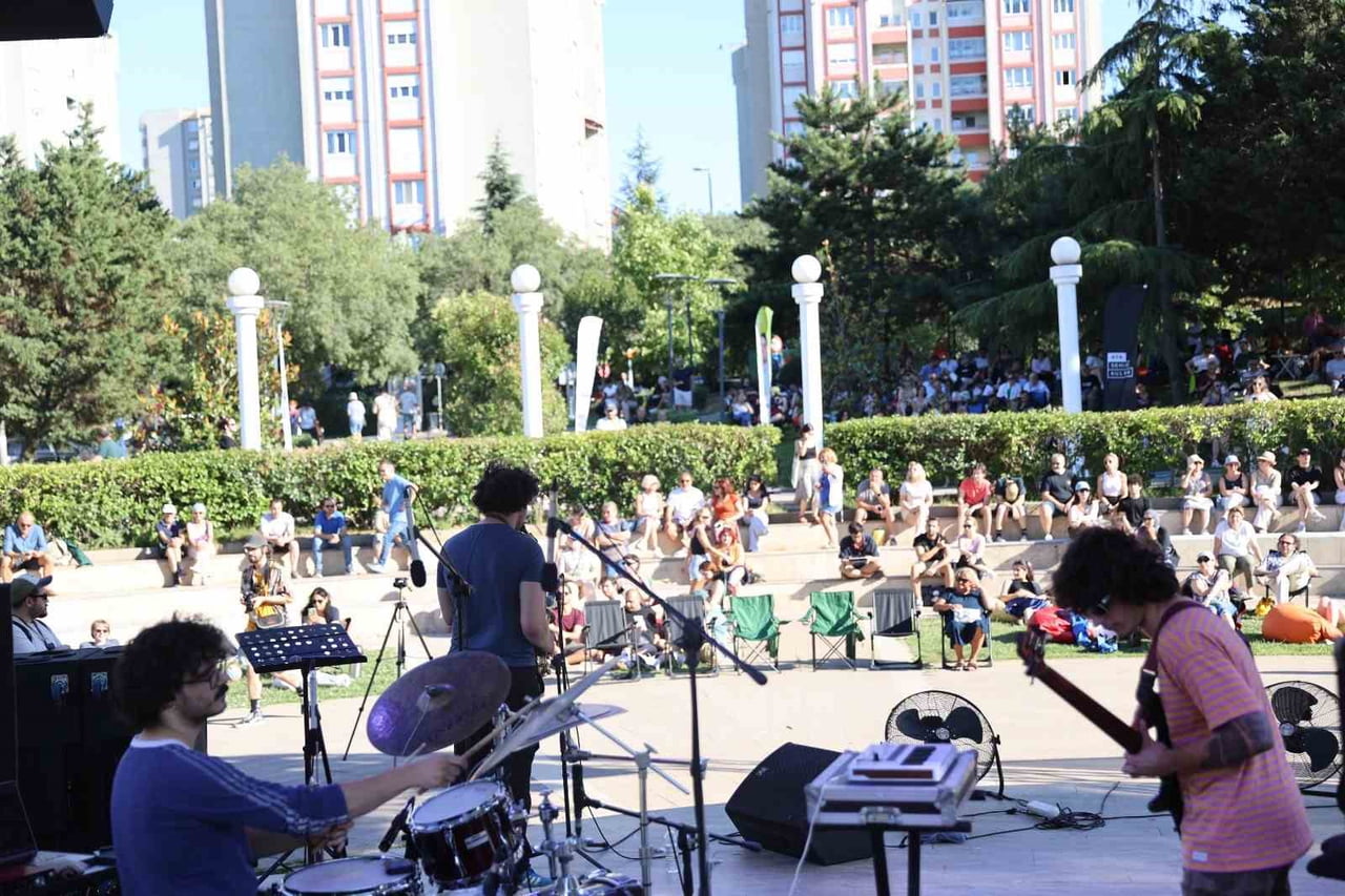 33. İSTANBUL CAZ FESTİVALİ KAPSAMINDA DÜZENLENEN PARKLARDA CAZ ETKİNLİĞİ, GEÇTİĞİMİZ YILIN...