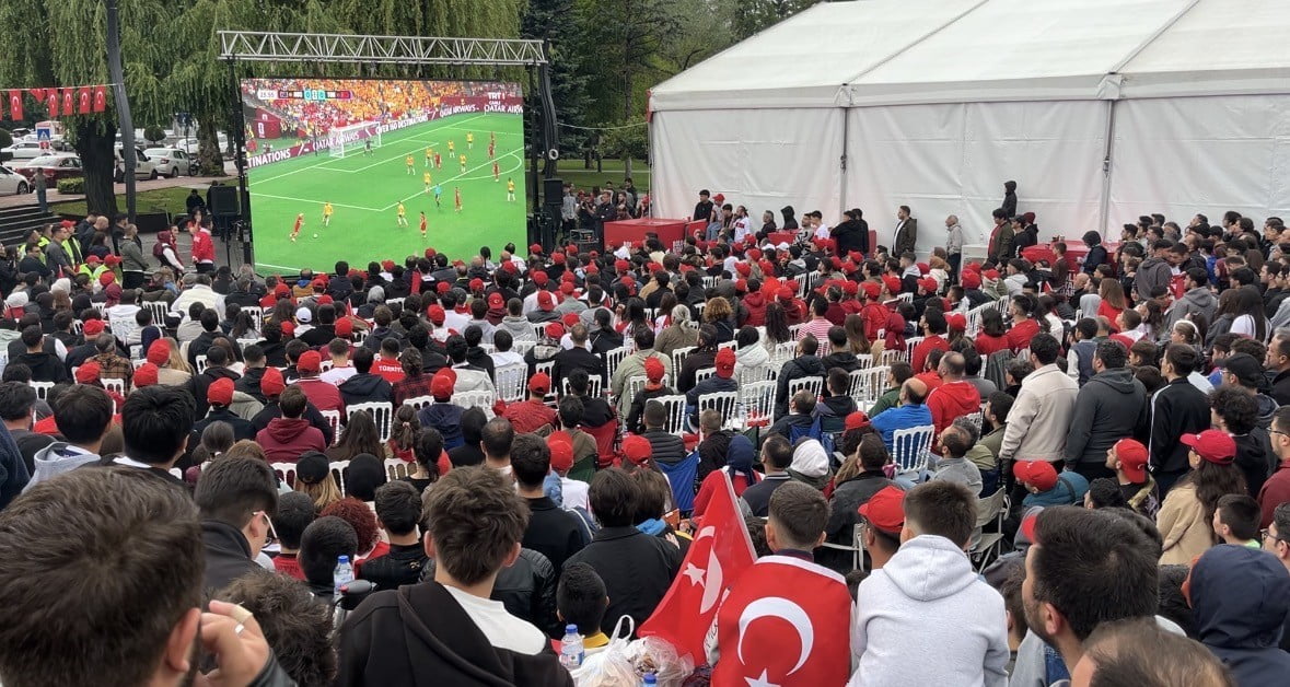 A MİLLİ FUTBOL TAKIMI'NIN 24 YIL ARADAN SONRA KATILDIĞI DÜNYA KUPASI'NDA AVUSTRALYA İLE OYNADIĞI...