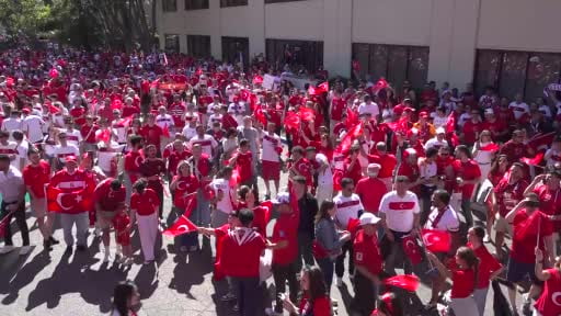A Milli Futbol Takımı'nın, Paraguay ile oynayacağı karşılaşma öncesinde Türk taraftarlar, San...