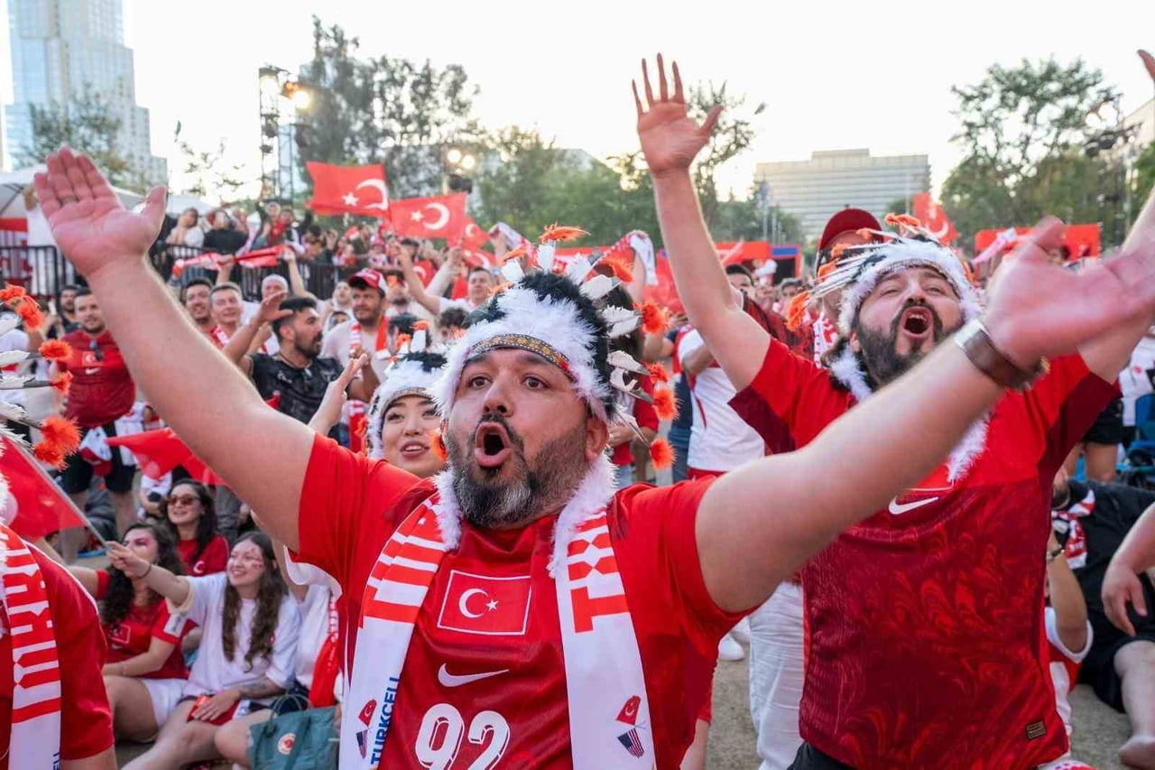 A MİLLİ FUTBOL TAKIMI, 2026 FIFA DÜNYA KUPASI GRUP AŞAMASINDAKİ SON MAÇINDA ABD'Yİ MAĞLUP EDERKEN...