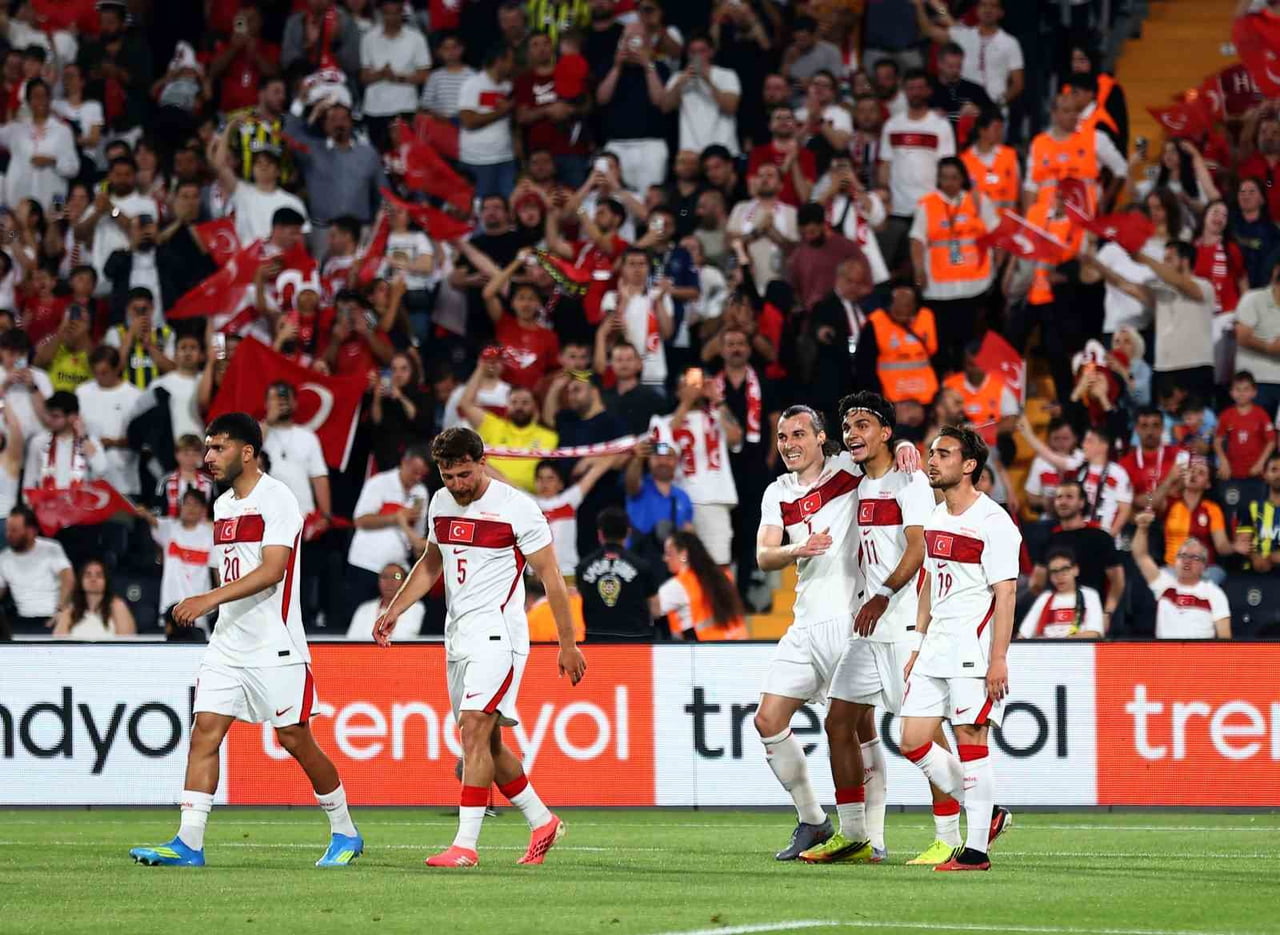 A MİLLİ FUTBOL TAKIMI, HAZIRLIK MAÇINDA KUZEY MAKEDONYA’YI KONUK EDİYOR. MÜCADELENİN İLK YARISI...