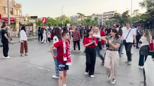 A Milli Futbol Takımı’nın, Kadıköy'de oynadığı Kuzey Makedonya maçına taraftarlar yoğun ilgi...