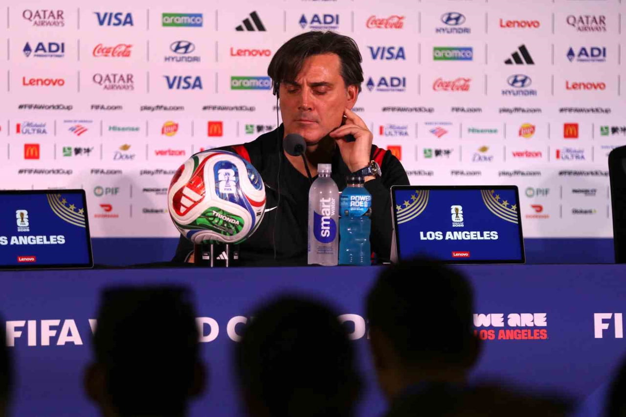 A MİLLİ FUTBOL TAKIMI TEKNİK DİREKTÖRÜ VİNCENZO MONTELLA, İSTİFA ETMEYİ DÜŞÜNMEDİĞİNİ VE DAHA...