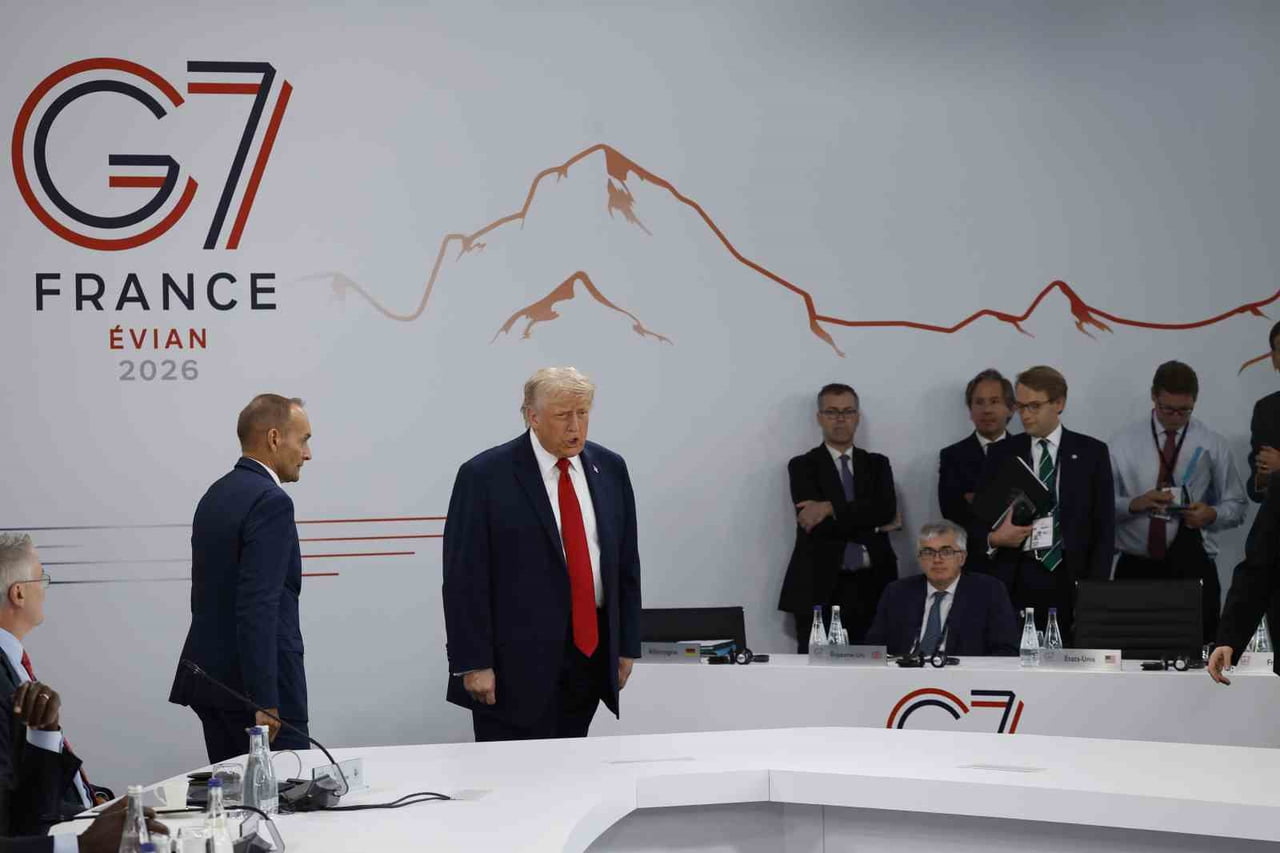ABD BAŞKANI DONALD TRUMP, FRANSA'DA DEVAM EDEN G7 ZİRVESİNİN SON GÜNÜNDE SABAH DÜZENLENEN İLK...