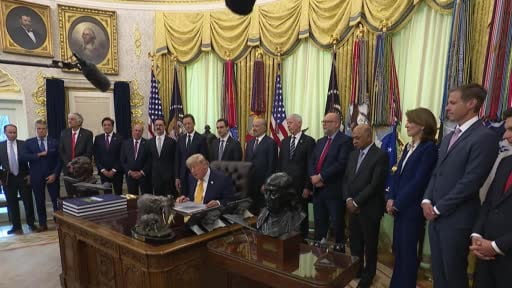 ABD Başkanı Donald Trump, İran’ın anlaşmaya uymaması halinde askeri seçenekleri yeniden...