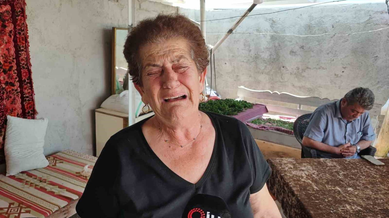 ACI HABERİ ALAN ANNE GÜLSEREN HOŞCEYLAN (72) İSE OLAY YERİNDE GÖZYAŞLARINA HAKİM OLAMAYARAK BÜYÜK...