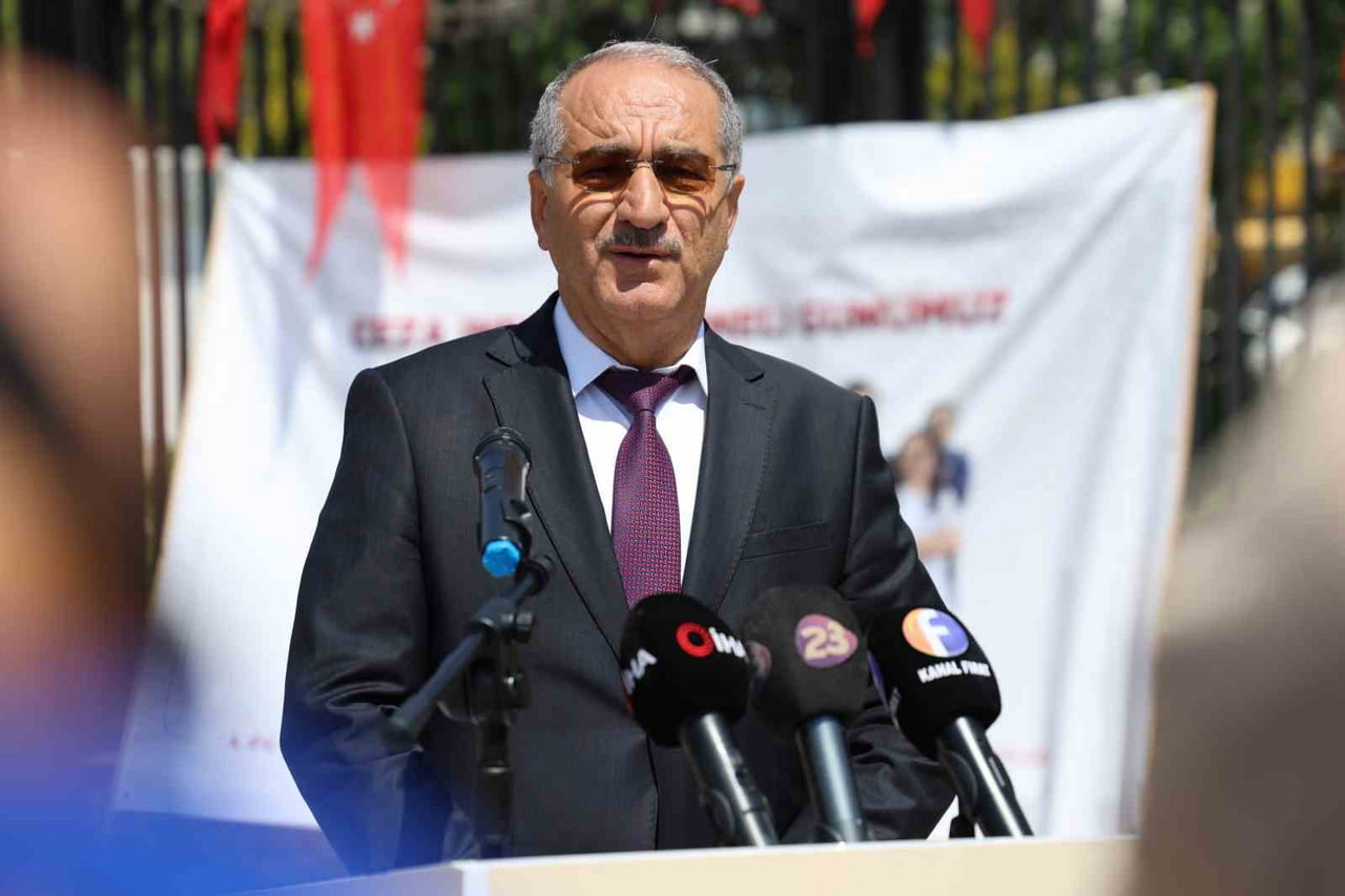 AÇIK CEZA İNFAZ KURUMU MÜDÜRÜ GENÇ YUSUF FİDANOĞLU KONUŞMA YAPTI