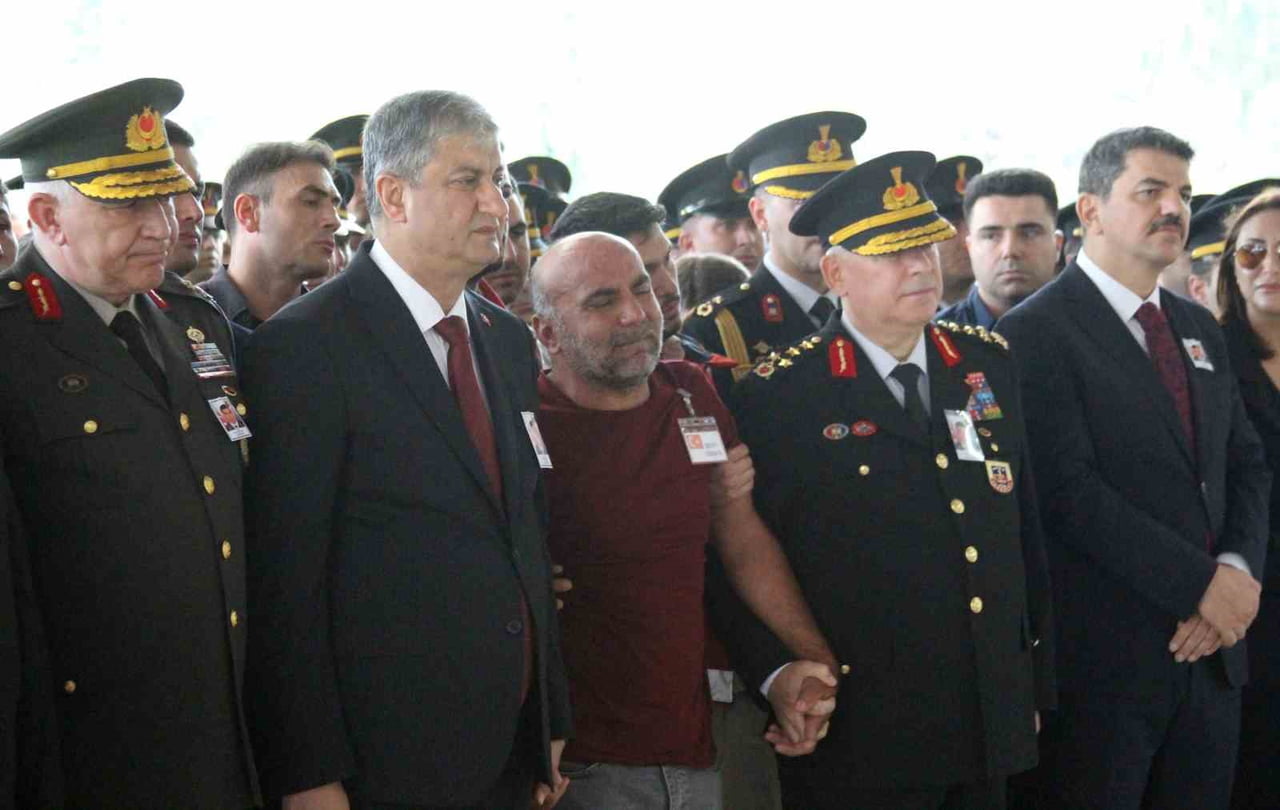 ACILI BABA ZEKİ KARABULUT, AYAKTA DURMAKTA GÜÇLÜK ÇEKTİ